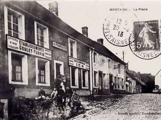 1er magasin Goulet-Turpin à Montaigu 02