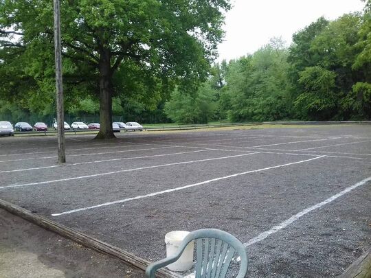 Le terrain de pétanque