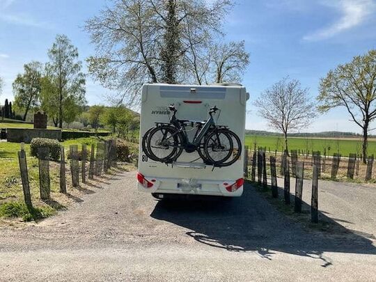 Aire de camping-car vue de face à Montaigu 02 Aisne